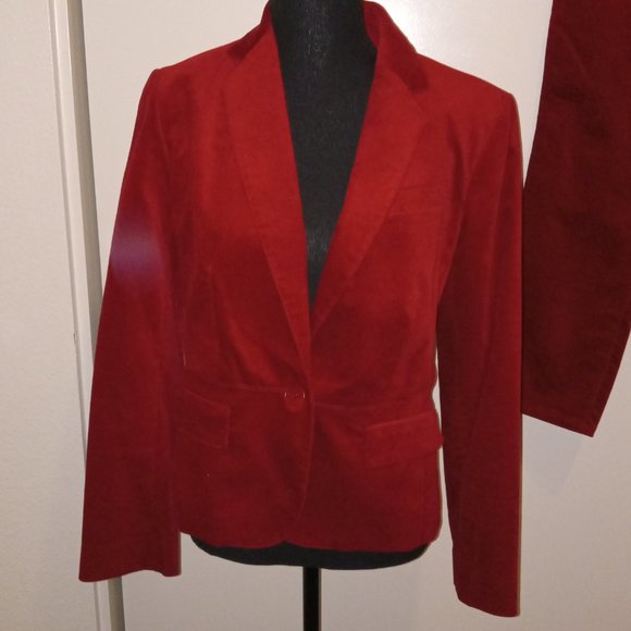 Talbots velvety deep Rose Red two-piece pant suit - Picture 10 of 10